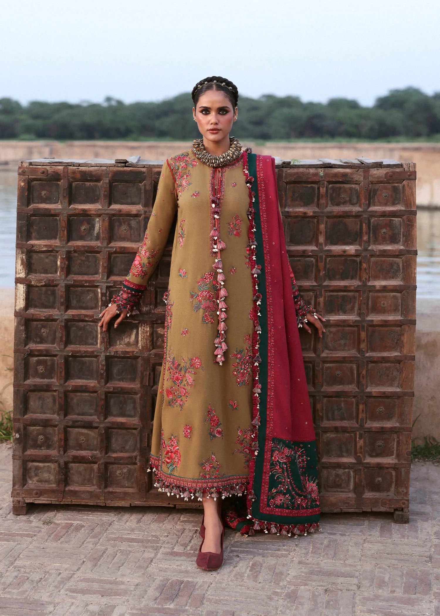Aqsa - Luxury Lawn 3PC Chikenkari Heavy Embroidered Suit | Unstitched Summer Luxe '26