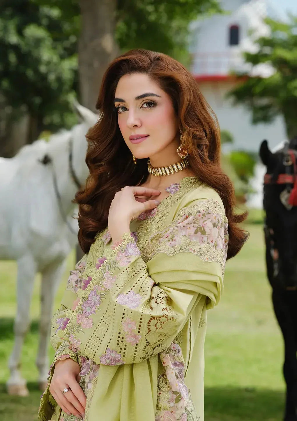 Rangzaar - Luxury Lawn 3PC Chikenkari Heavy Embroidered Suit | Unstitched Summer Luxe '26
