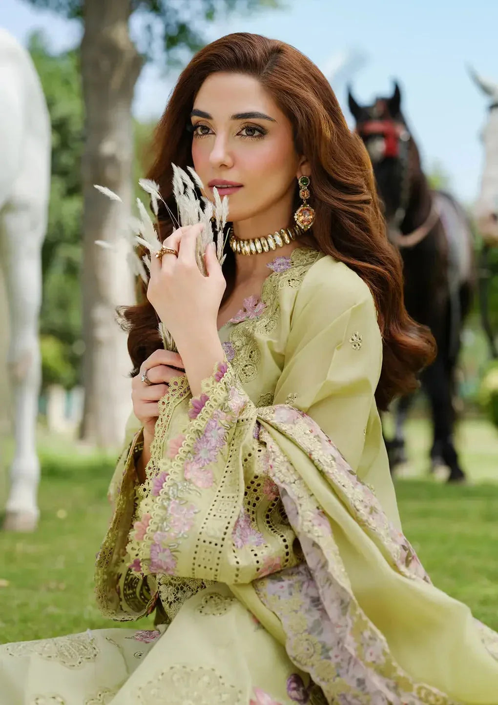 Rangzaar - Luxury Lawn 3PC Chikenkari Heavy Embroidered Suit | Unstitched Summer Luxe '26