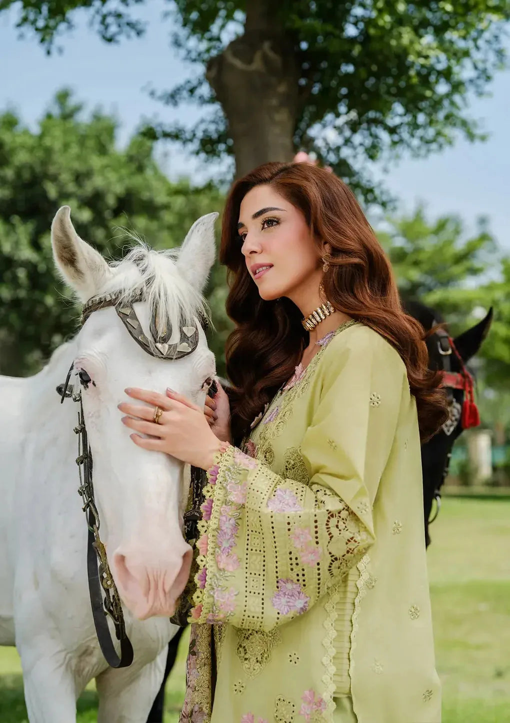 Rangzaar - Luxury Lawn 3PC Chikenkari Heavy Embroidered Suit | Unstitched Summer Luxe '26