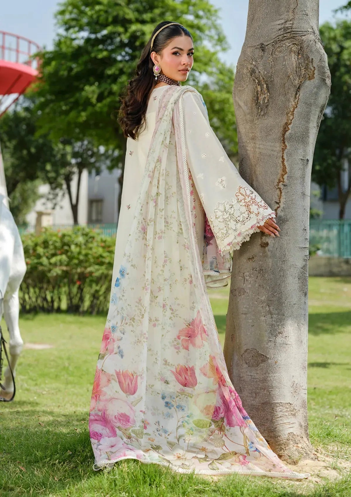 Eshal - Luxury Lawn 3PC Chikenkari Heavy Embroidered Suit | Unstitched Summer Luxe '26