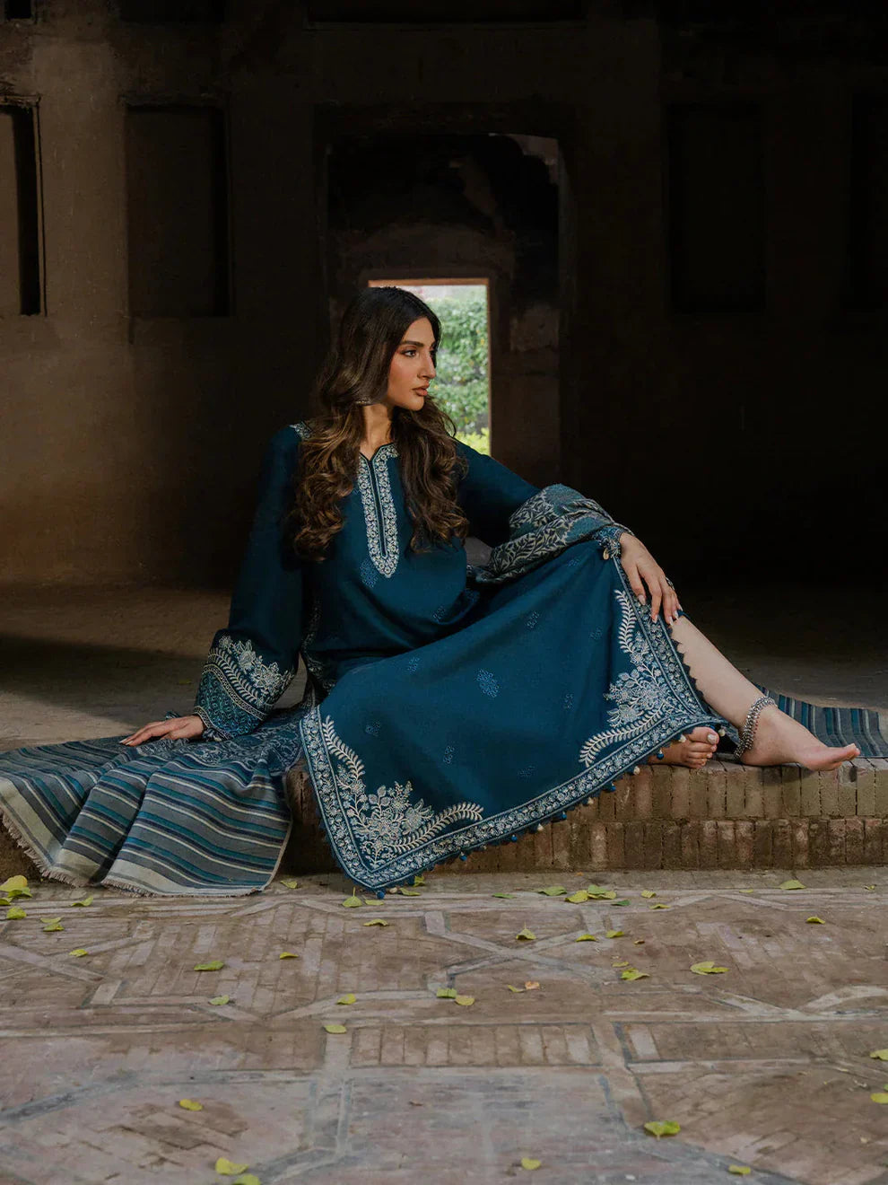 Farnaz - Luxury Lawn 3PC Chikenkari Heavy Embroidered Suit | EA-090 Summer Luxe '26